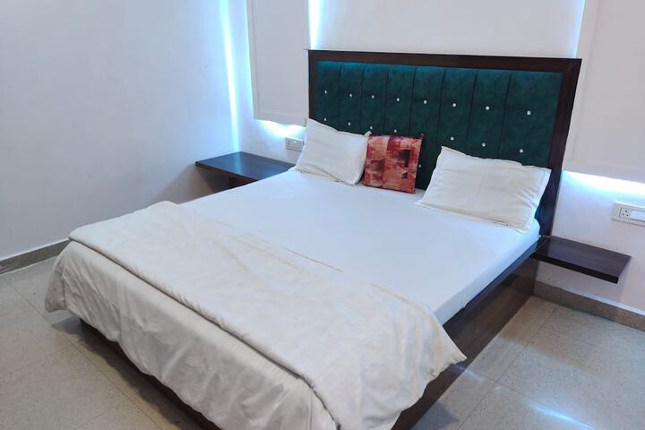 Room 3 of 19