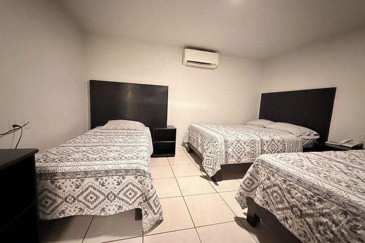 Room 11 of 30