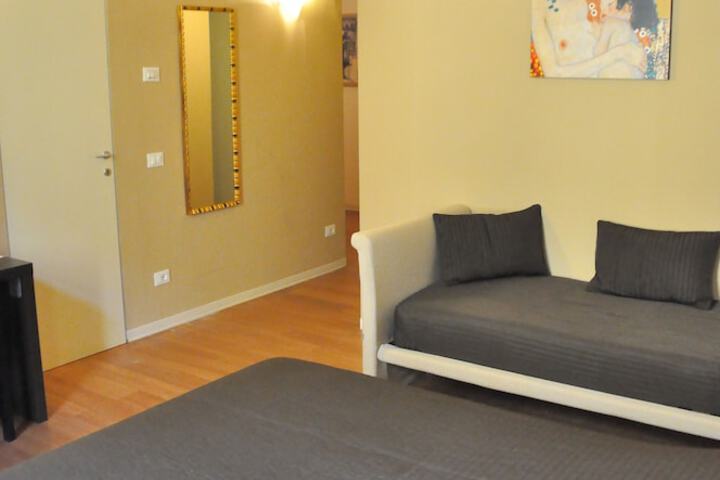 Room 7 of 17