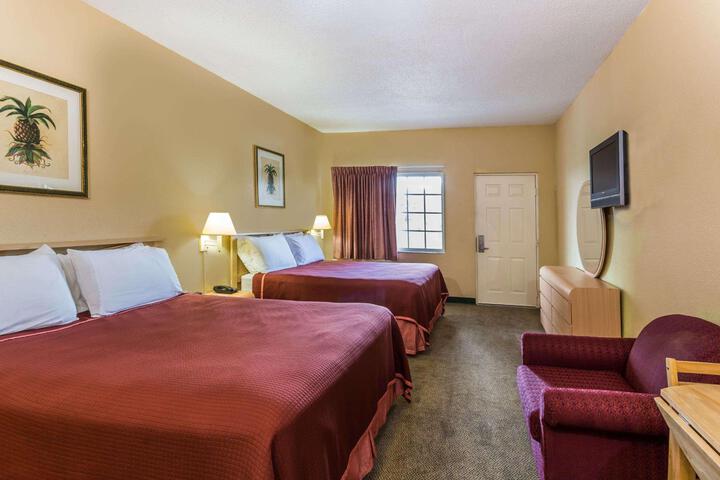 1 Queen Bed Efficiency (3 of 18)