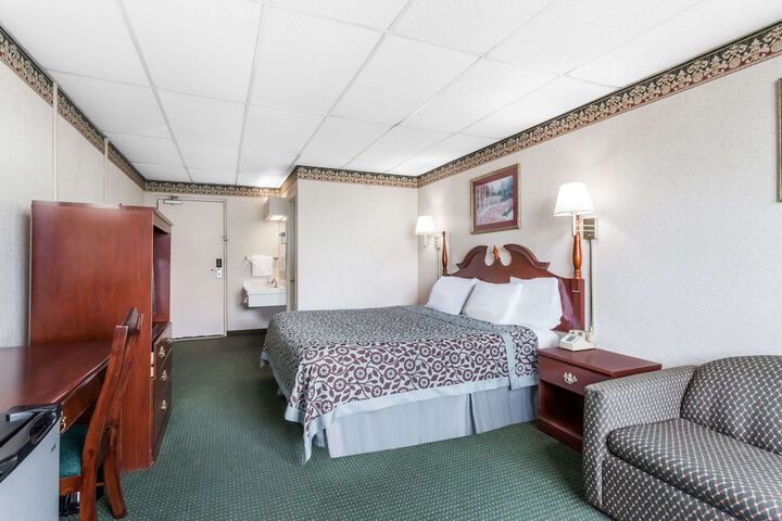 2 Double Beds Balcony (1 of 4)