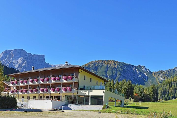 Hotel 140 of 143