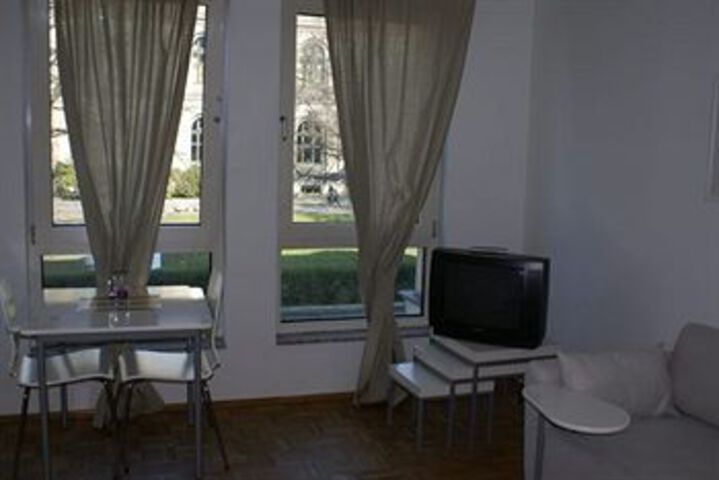 Room 34 of 41