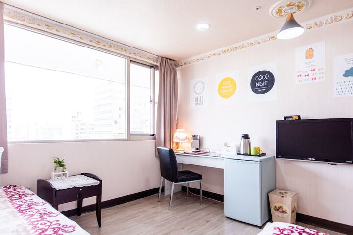 Room 30 of 79