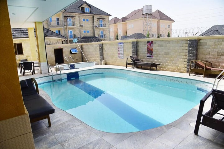 Pool 19 of 42