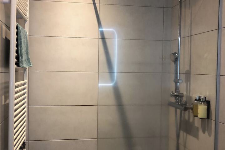 Room 103 of 131