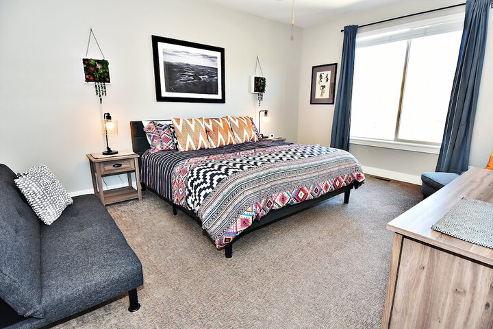 Room 4 of 43