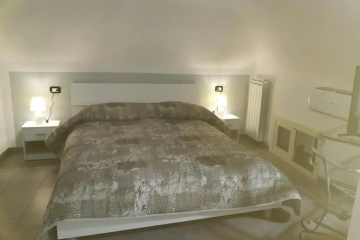 Room 4 of 4