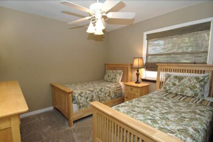 Room 15 of 18