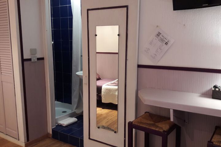 Room 62 of 90