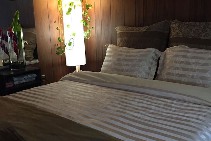 Room 10 of 68