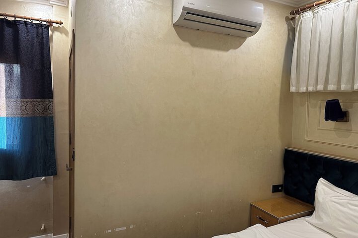 Room 85 of 111