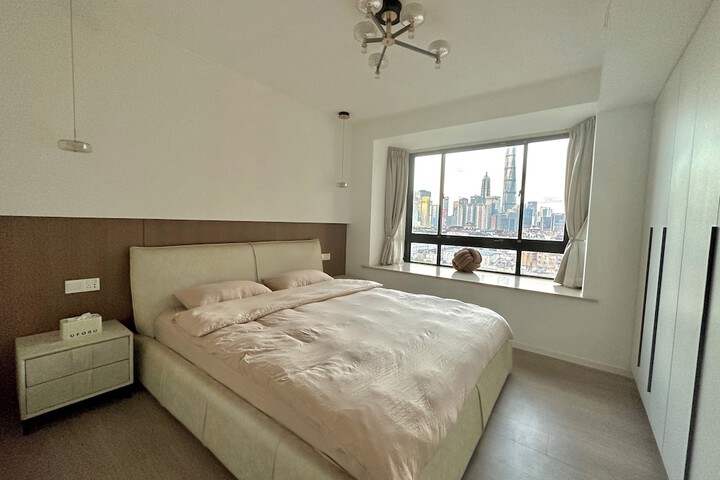 Room 3 of 16