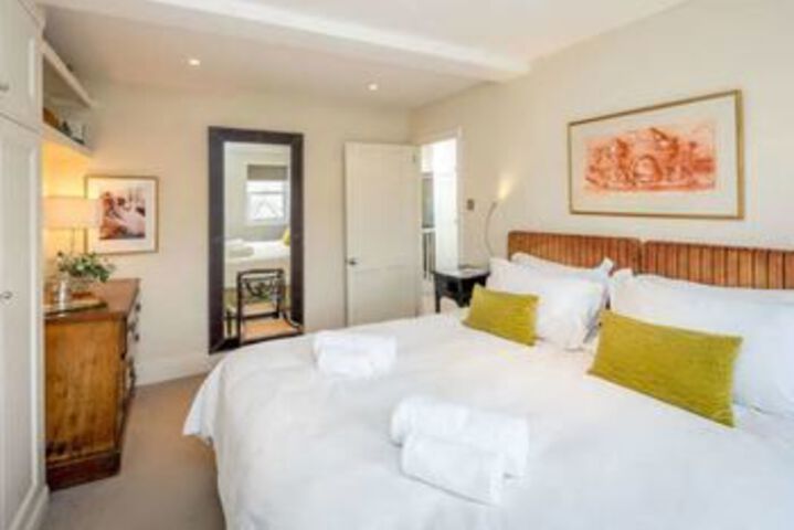 Room 5 of 20