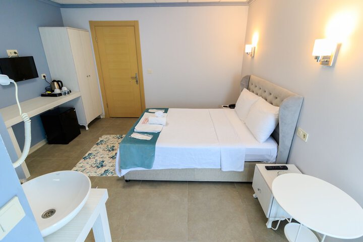 Room 96 of 115