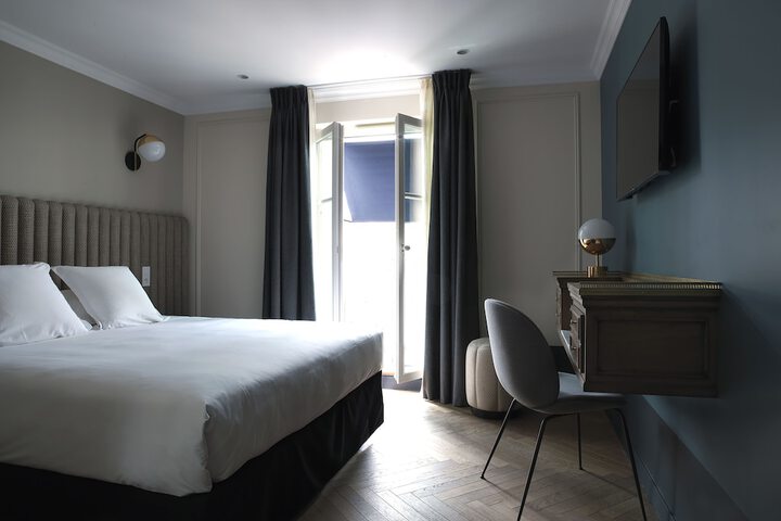 Room 4 of 72