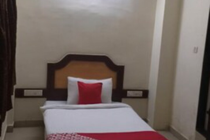 Room 28 of 36