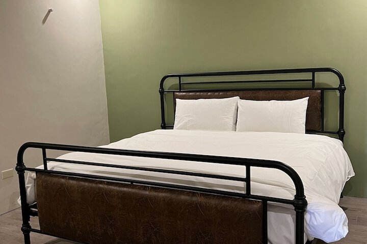 Room 10 of 49