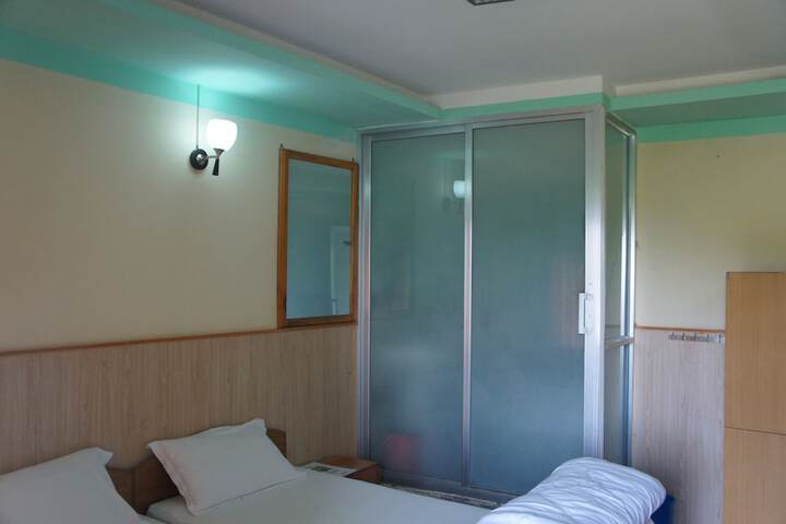 Room 18 of 46