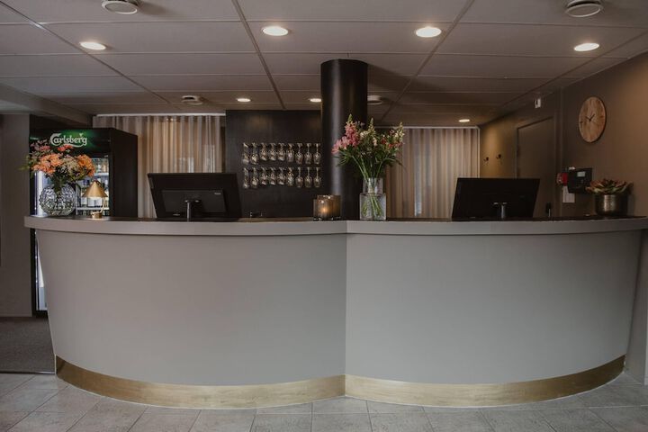 Entrance & Lobby