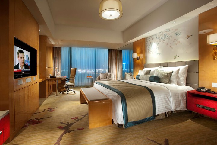 Room 2 of 39