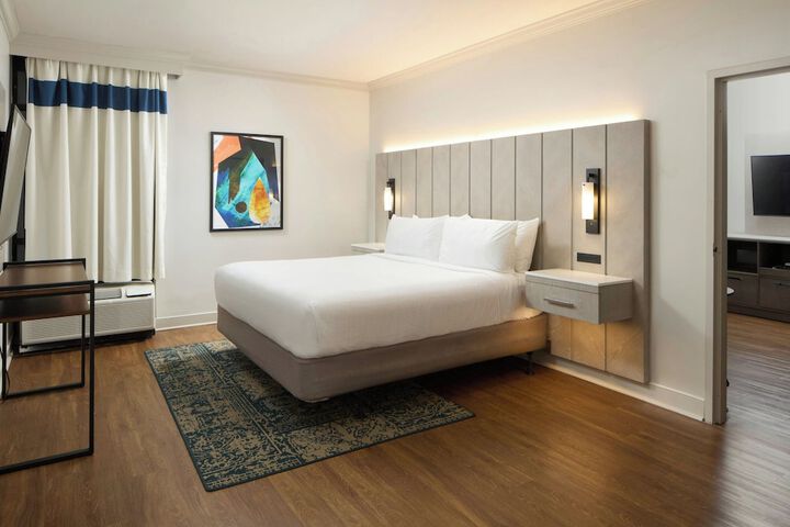 Room 13 of 63