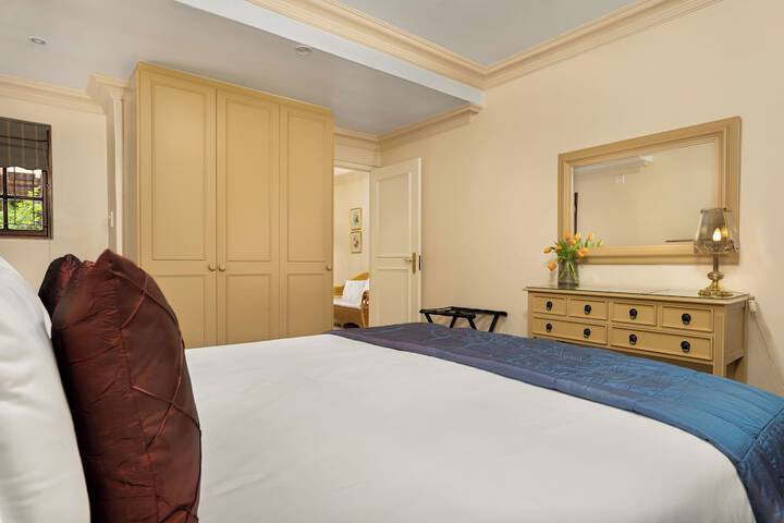 Room 18 of 42