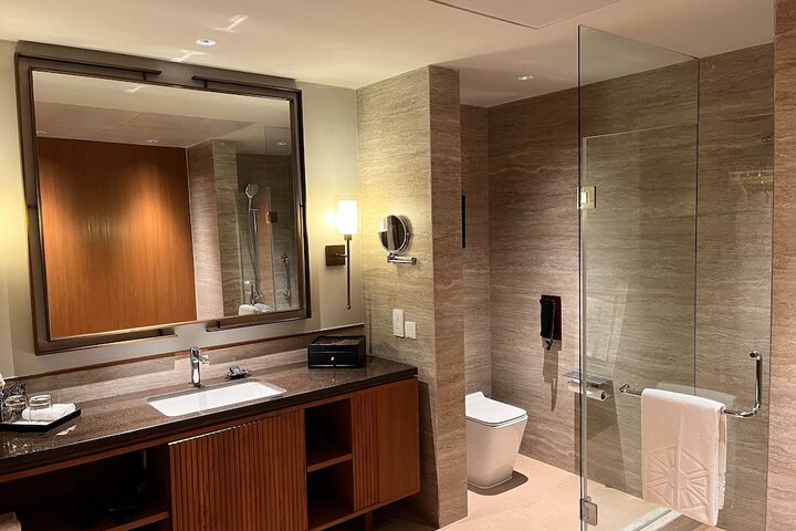 Room 21 of 30