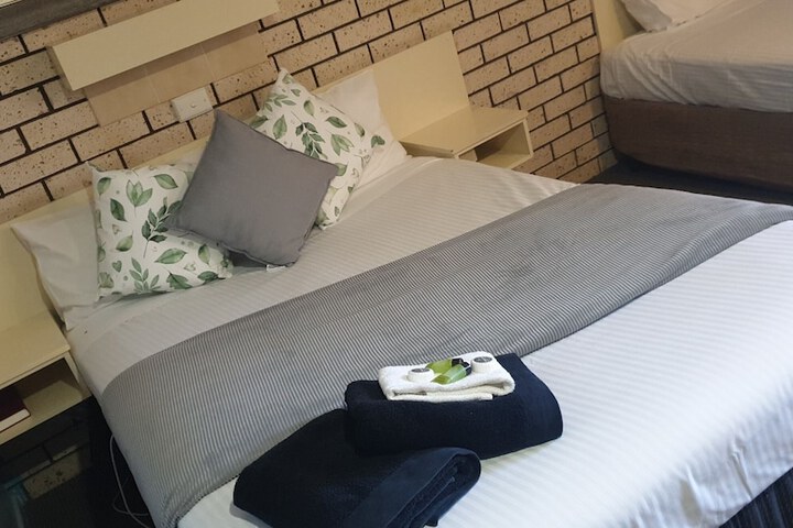 Room 2 of 31