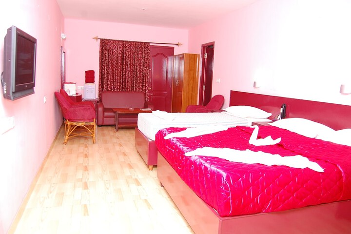 Room 5 of 18