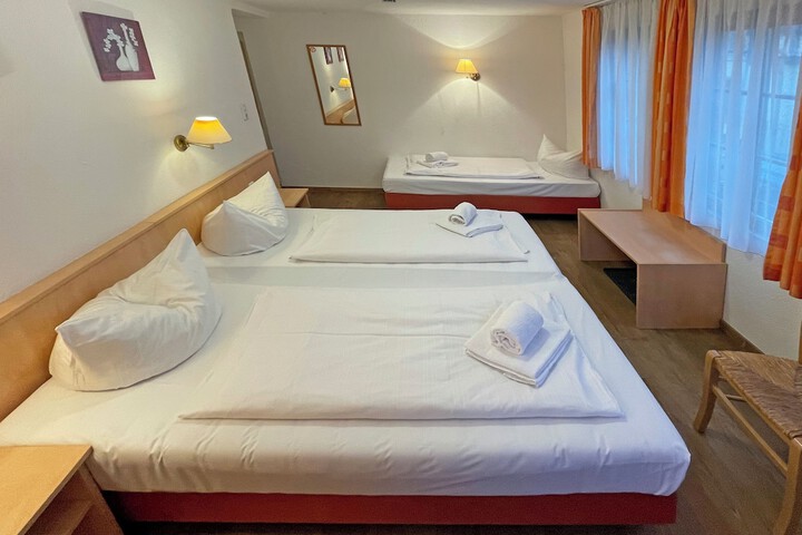 Room 42 of 96