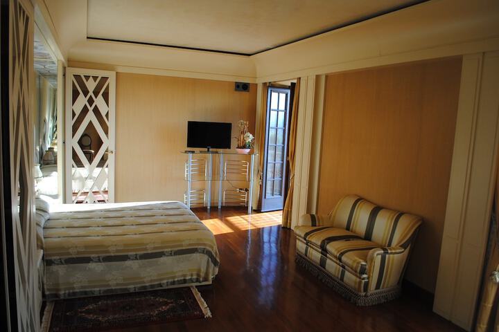 Room 13 of 47