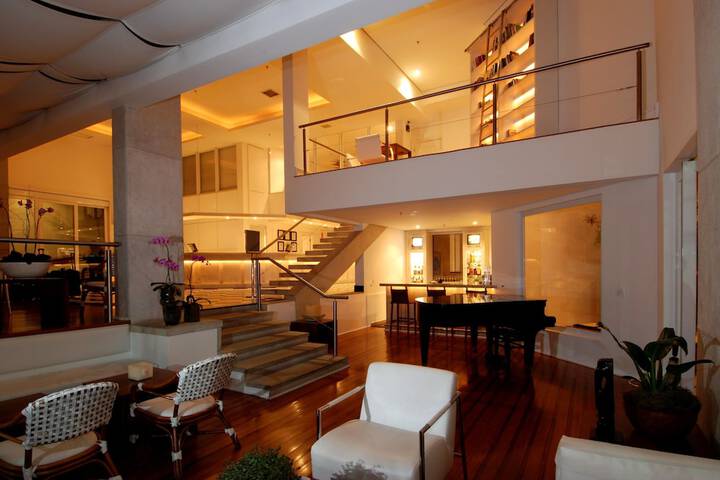 Hotel Lobby