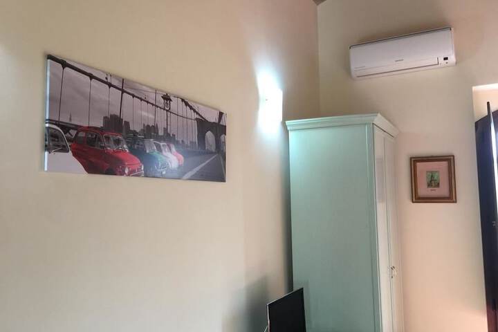 Room 6 of 24