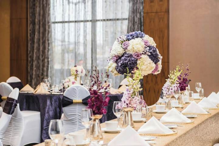 Ballroom/Hall 27 of 39