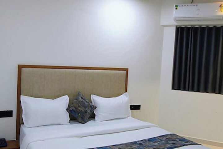 Room 6 of 50