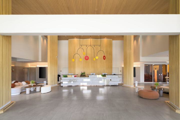 Hotel Lobby