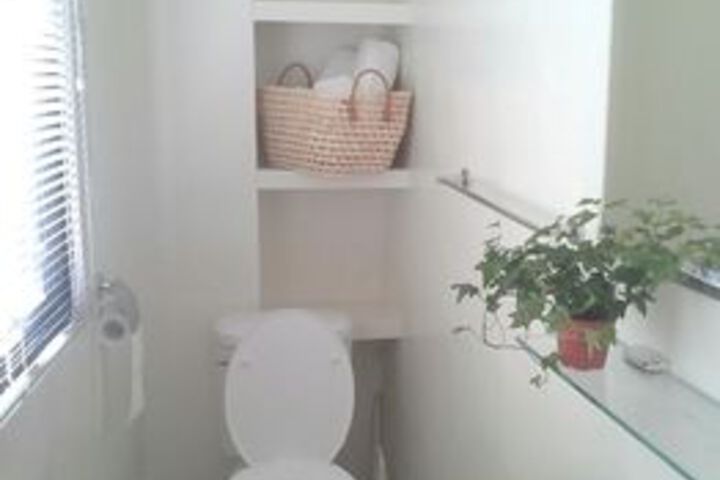 Room 2 of 5
