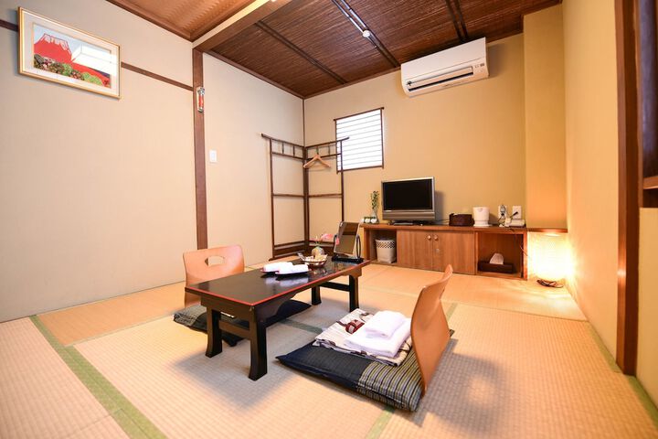 Room 9 of 66