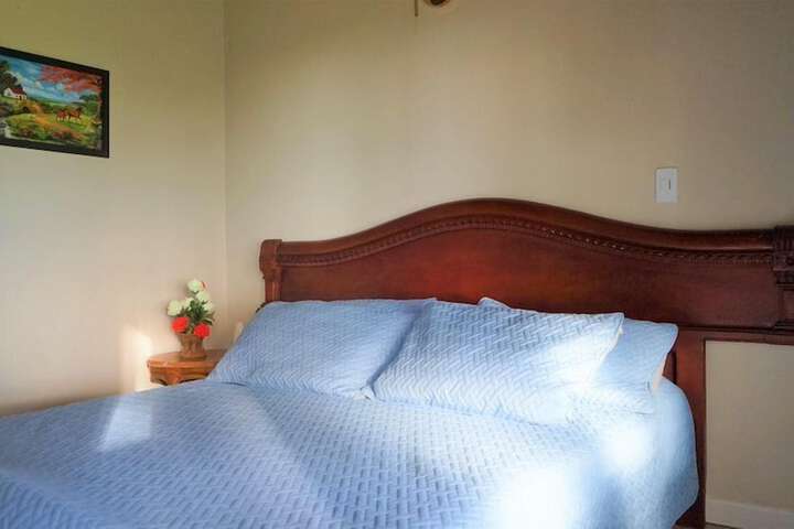 Room 6 of 27