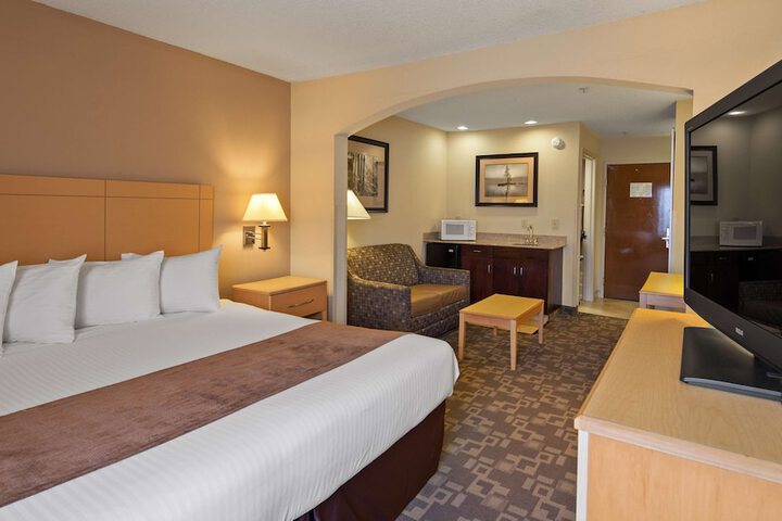 Room 10 of 38