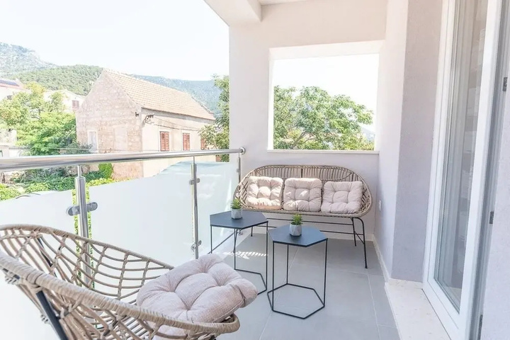 Terrace/Patio 6 of 11