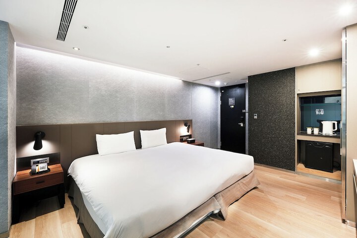 Room 14 of 72