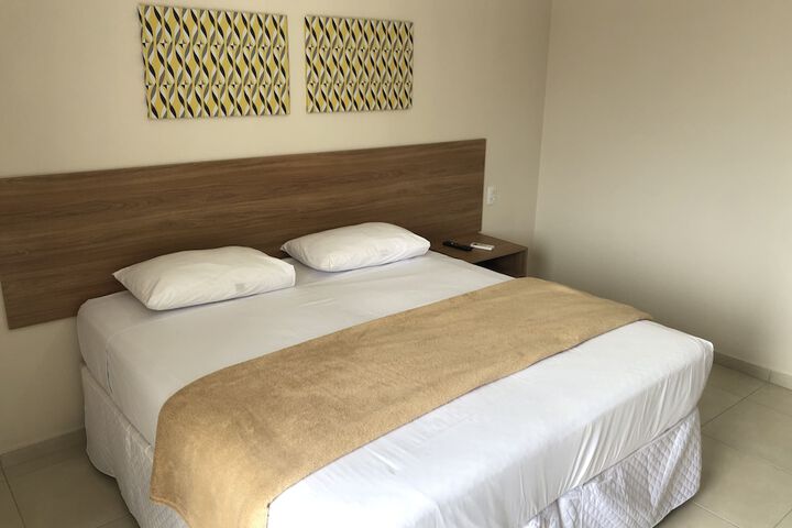 Room 8 of 40