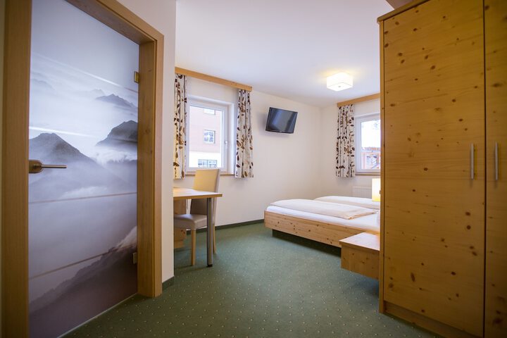 Room 15 of 70