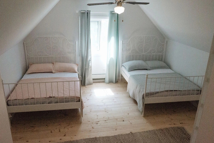 Room 3 of 20