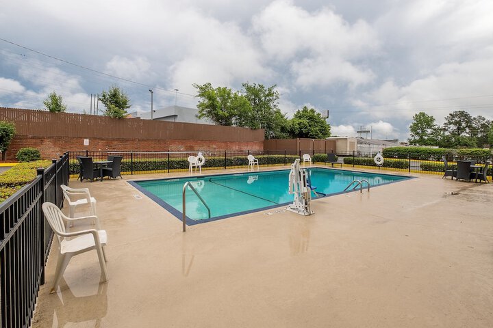 Pool 28 of 42