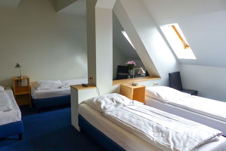 Room 40 of 86