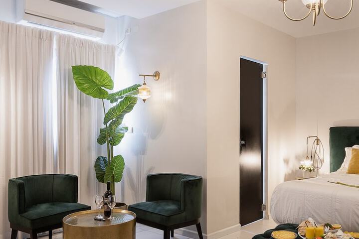 Room 15 of 145