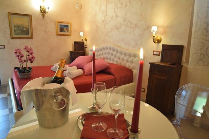 Room 3 of 49